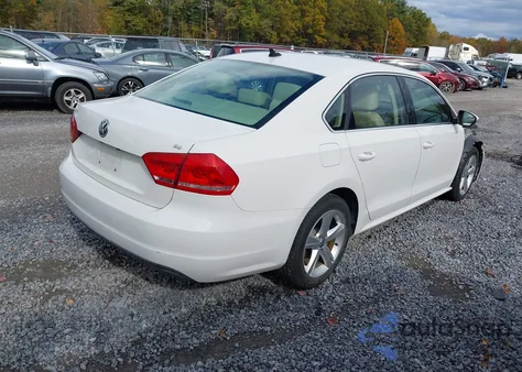 2012 Volkswagen Passat 2.5L Se z USA, uszkodzony, nr VIN 1VWBP7A39CC014761